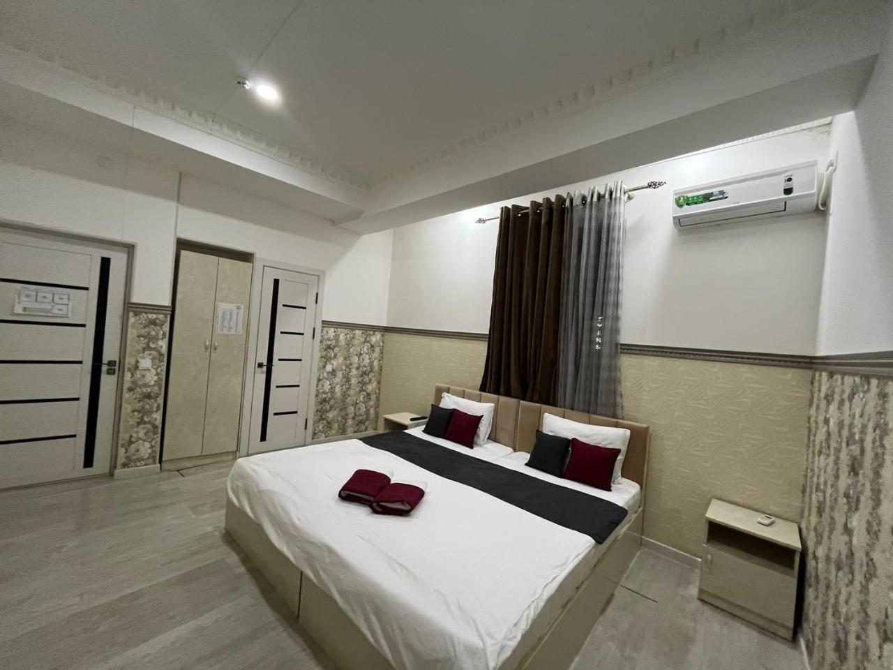 Fenix Hotel Tachkent Extérieur photo